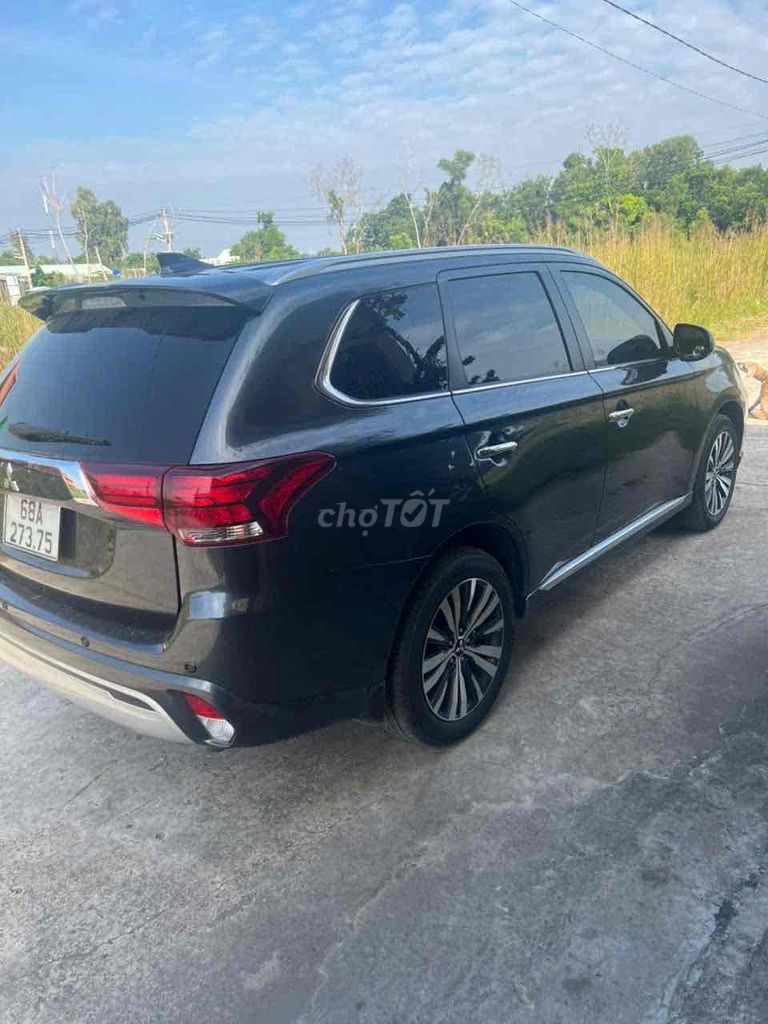 Mitsubishi Outlander 2023 2.0 CVT - 24000 km. Mua bán Ô tô tại Quận Ninh Kiều Cần Thơ được đăng bởi Trần quốc toàn hình 1