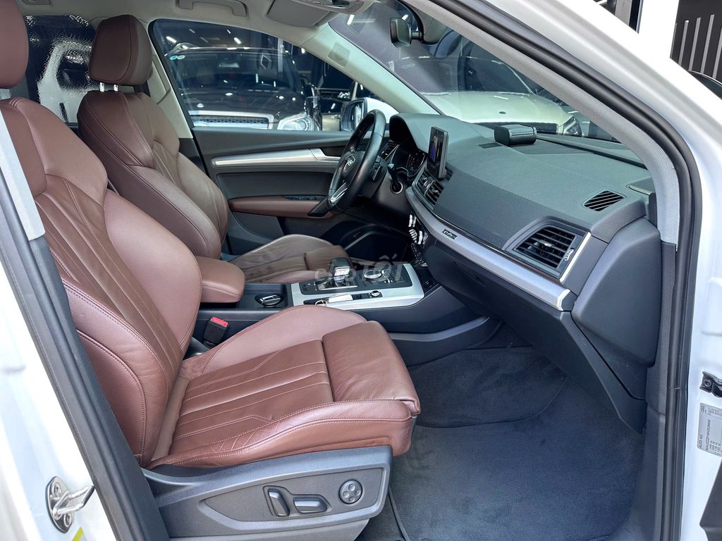 Audi Q5 2.0 TFSI Quattro 2017 model 2018. Mua bán Ô tô tại Quận Long Biên Hà Nội được đăng bởi Nguyễn Tuấn Hoàng hình 12