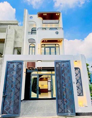 Townhouse 100 m² · 4 bed · Đường Phan Văn Hớn