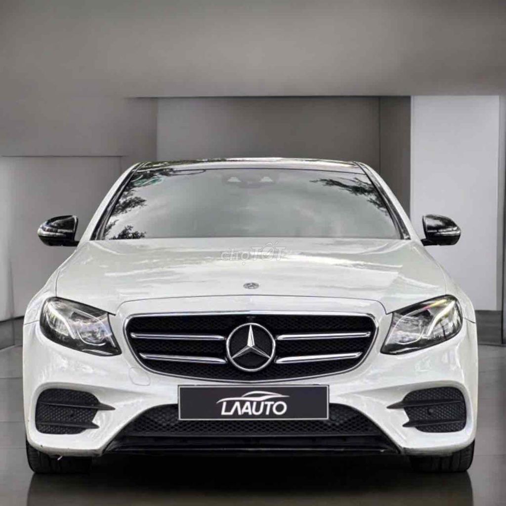 Mercedes E300 AMG sx2019 đang có tại LONGANH auto😍