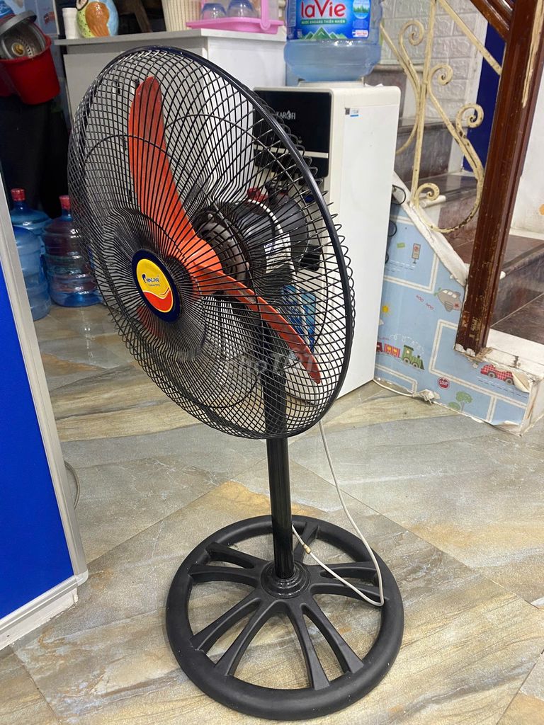 Quạt cây Đen, Cam. Mua bán Quạt tại Quận Cầu Giấy Hà Nội được đăng bởi Lê  hình 1