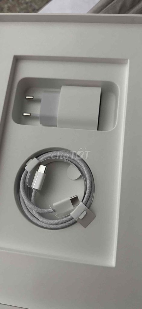Apple iPad Gen 11 11 inch A16 256GB Bạc Mới. Mua bán Máy tính bảng tại Quận 5 Tp Hồ Chí Minh được đăng bởi Trương yến nhi hình 1