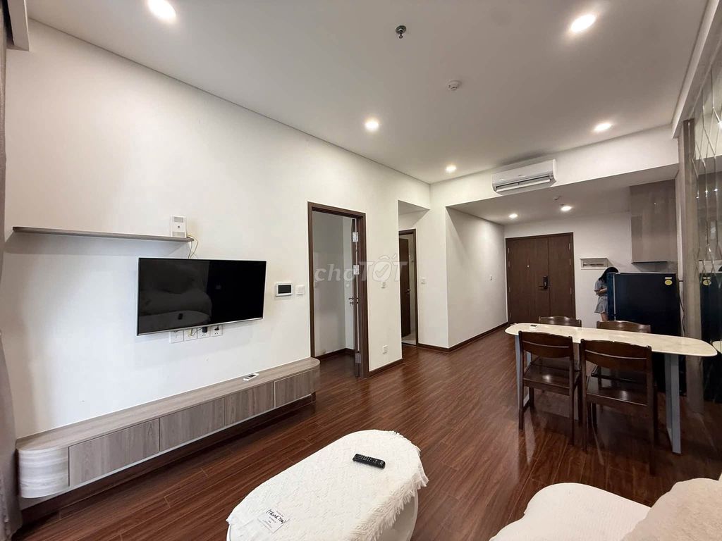 Квартира с 2 спальнями, мебелью и низким этажом, Vinhomes Ocean Park