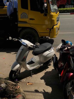 Piaggio Vespa Sprint Iget ABS Trắng. Mua bán Xe máy tại Thành phố Thủ Dầu Một Bình Dương được đăng bởi Minh Tâm