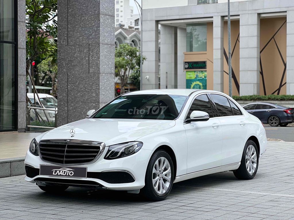 Mercedes Benz E200 2017 - 1 chủ từ mới