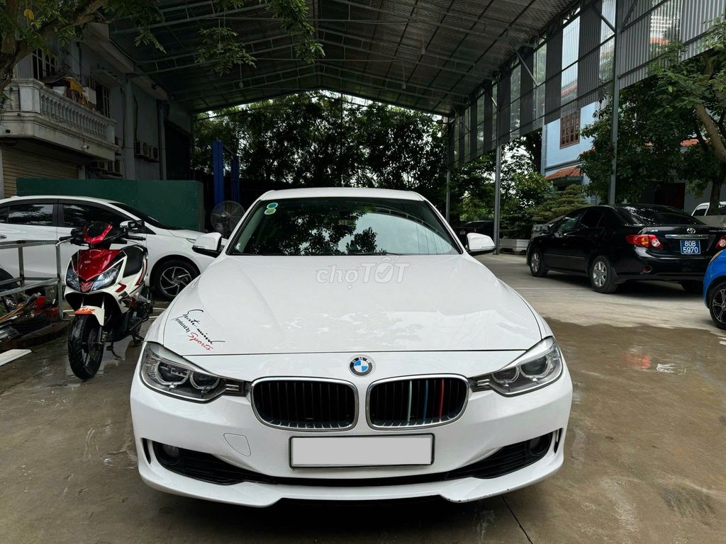 BMW 3 Series 320i 2014