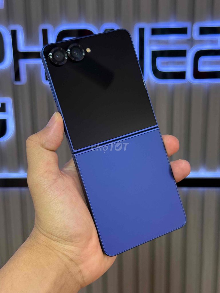 Samsung ZFlip 7 256G Xanh. Mua bán Điện thoại tại Quận 3 Tp Hồ Chí Minh được đăng bởi Phone2Hand hình 1