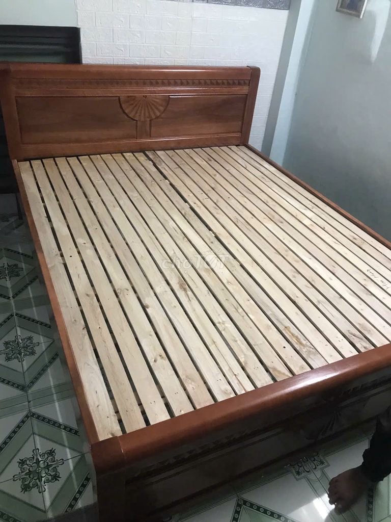giường ngủ mẫu cánh quạt. Mua bán Giường, chăn ga gối nệm tại Quận Liên Chiểu Đà Nẵng được đăng bởi Salon gỗ Hoa Hùng hình 1