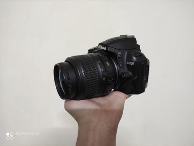 Máy ảnh Nikon D3000 kèm 18-55mm