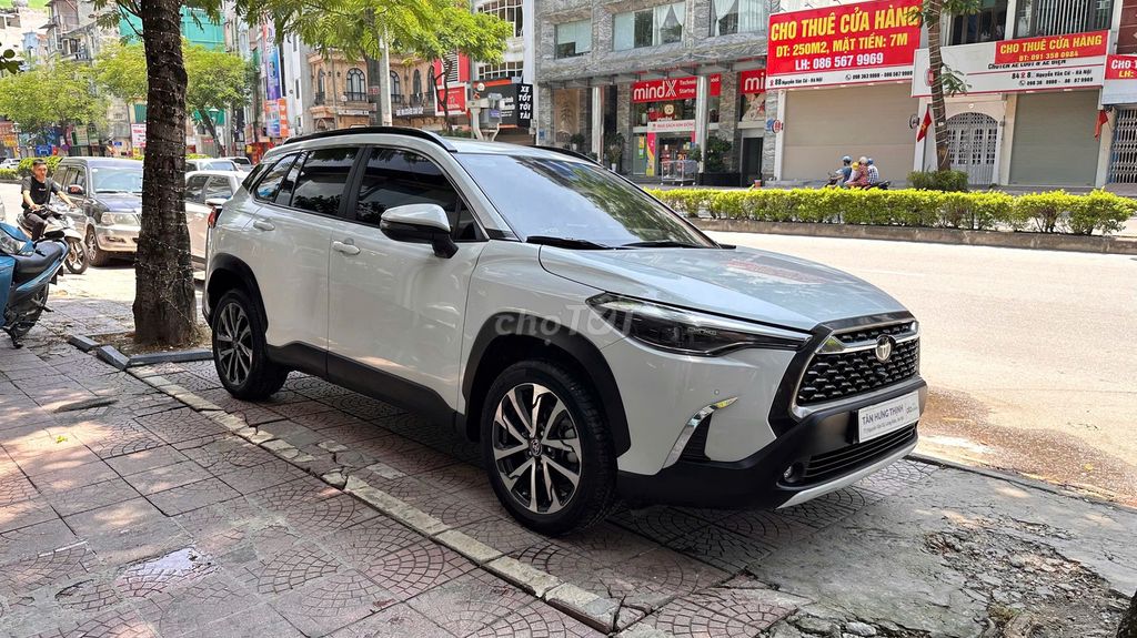 Toyota Corolla Cross 1.8V 2022 Белый 40 000 км