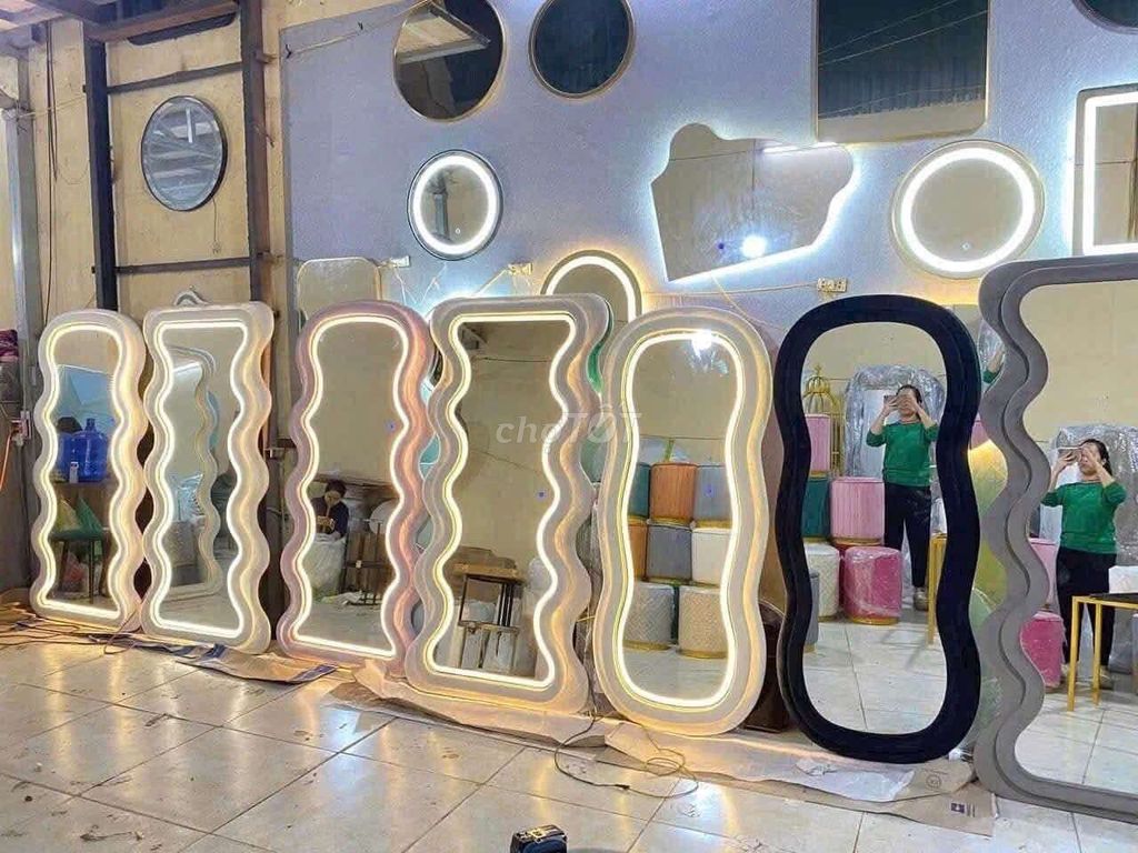 Gương soi Kính Gỗ Đèn LED. Mua bán Nội thất, đồ gia dụng khác tại Quận Thanh Khê Đà Nẵng được đăng bởi Nội Thất Gia Bảo hình 1