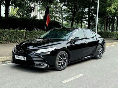 Toyota Camry 2.5Q sx 2022 bảo dưỡng full hãng