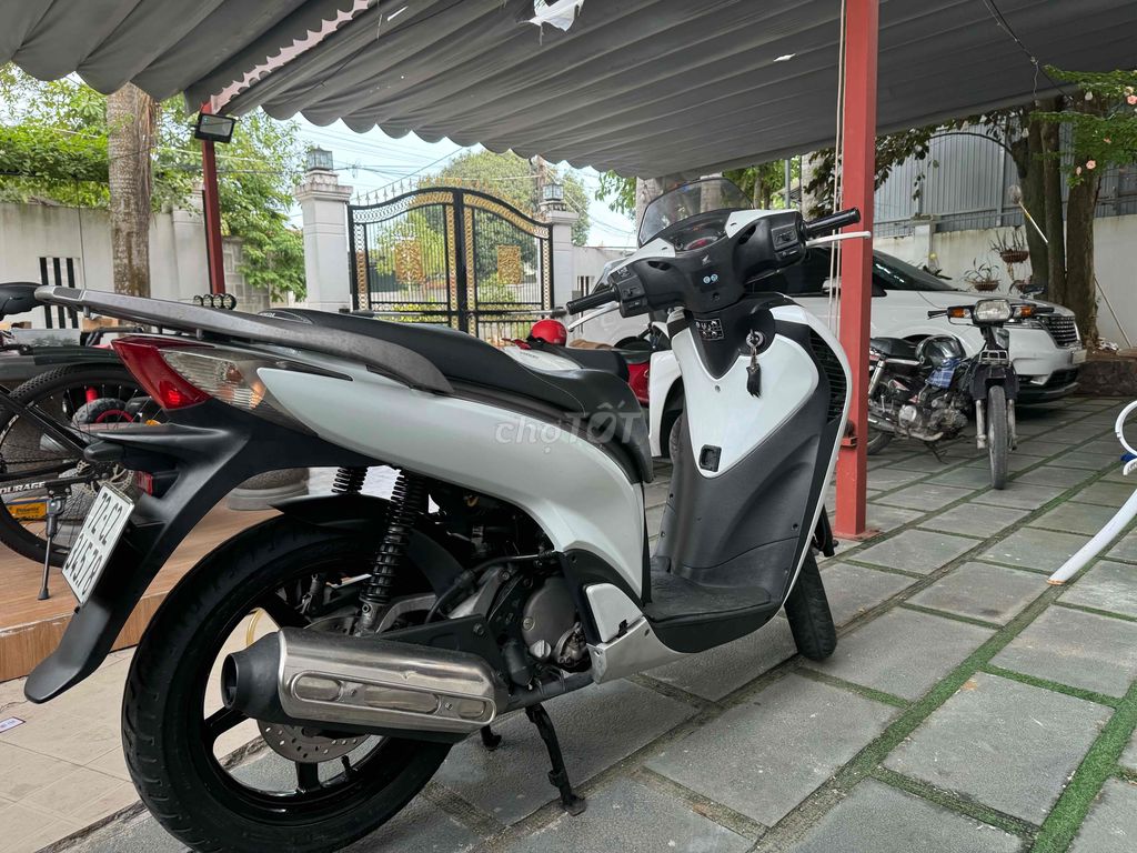 Bán xe SH viet kiều ý, cf anh em gioi thieu 5tri. Mua bán Xe máy tại Thành phố Bà Rịa Bà Rịa - Vũng Tàu được đăng bởi Xuan Vo hình 1