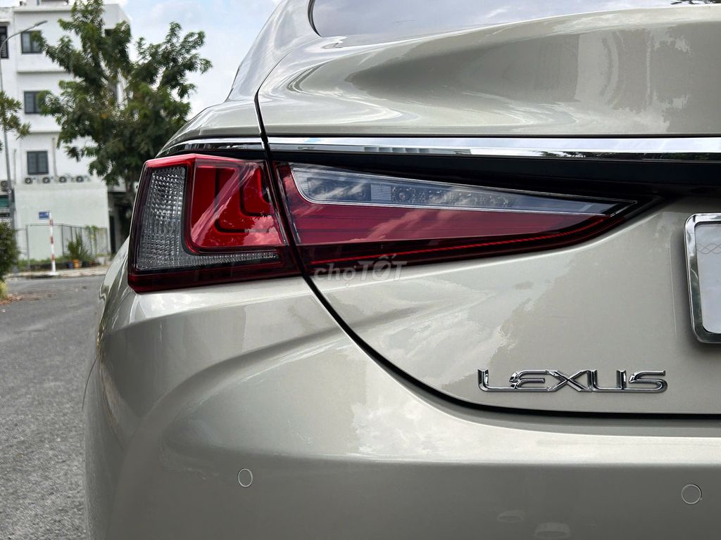 Lexus ES250 2022 - 28000km - 01 chủ giữ gìn, đi kỹ. Mua bán Ô tô tại Quận 8 Tp Hồ Chí Minh được đăng bởi Mr Can hình 4