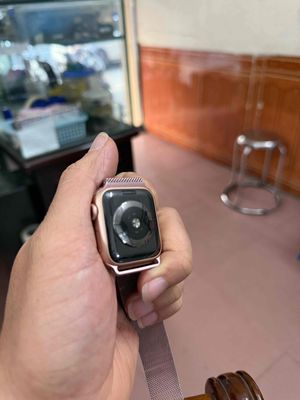 series 4 /40mm bản esim icloud. Mua bán Thiết bị đeo thông minh tại Quận Hai Bà Trưng Hà Nội được đăng bởi lê đức long 