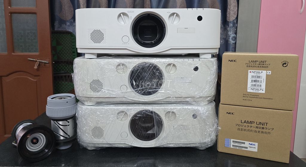Máy chiếu NEC NP-PA621U. Mua bán Đồ dùng văn phòng tại Huyện Đông Anh Hà Nội được đăng bởi Đặng Bá Tuy hình 1