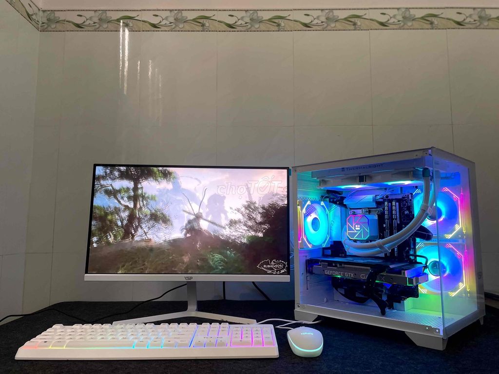 Fullwhite với i5-10400F GTX 1660super