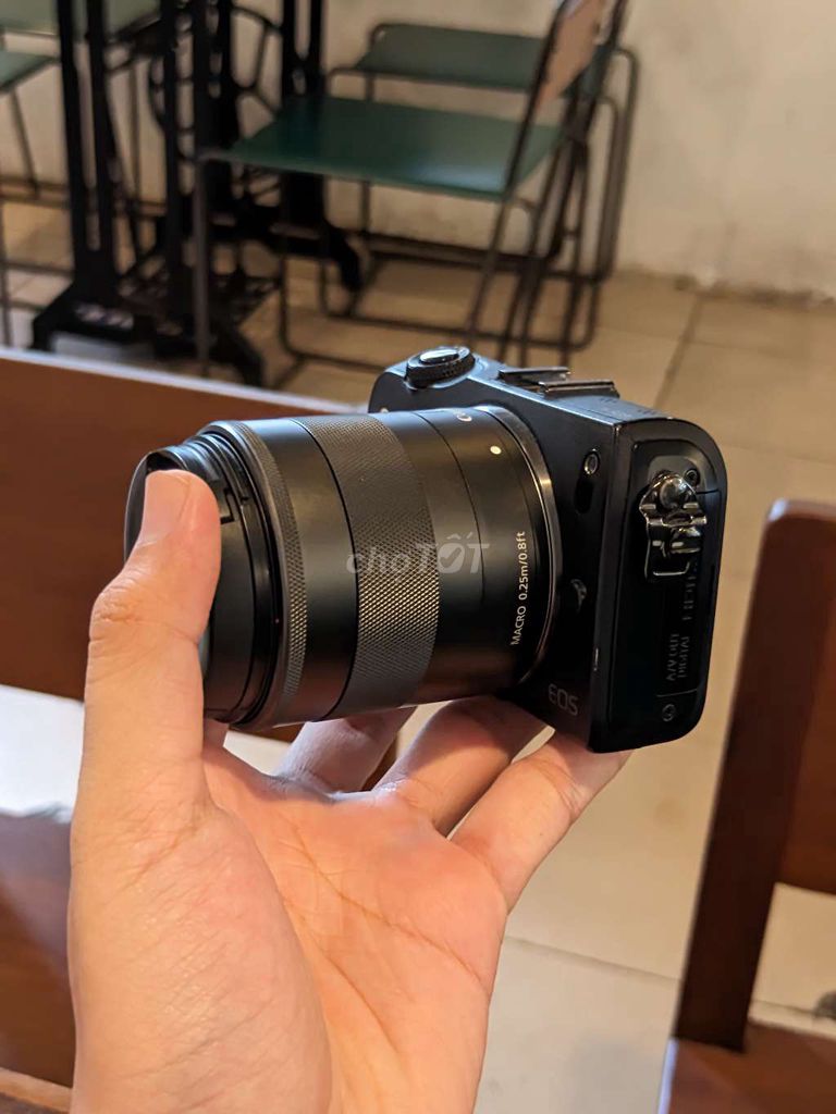Máy ảnh Canon EOS M ống kính 18-55mm. Mua bán Máy ảnh, Máy quay tại Quận Tân Phú Tp Hồ Chí Minh được đăng bởi Nguyễn hình 1