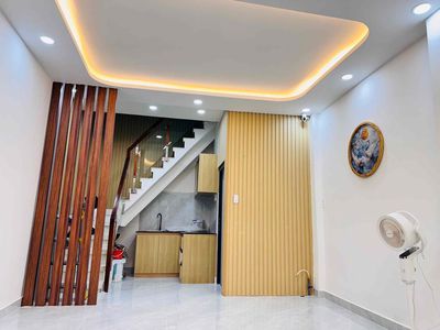 Аренда · 2 комн. · 40 м² · Quận 1, ул. Đường Trần Phú