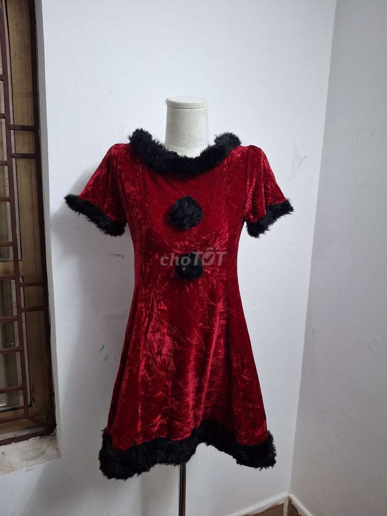 Váy nữ nhung size XS Đỏ đã dùng. Mua bán Quần áo tại Quận Dương Kinh Hải Phòng được đăng bởi Bui Thanh hình 1