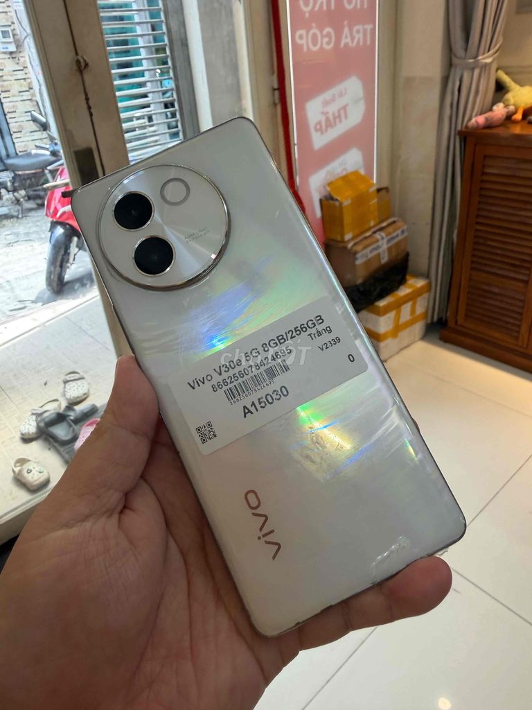 Vivo V30e zin all đẹp 98-99% 8gb/256gb giá siêu ok. Mua bán Điện thoại tại Quận Bình Tân Tp Hồ Chí Minh được đăng bởi Shop phố smartphone 2 hình 1