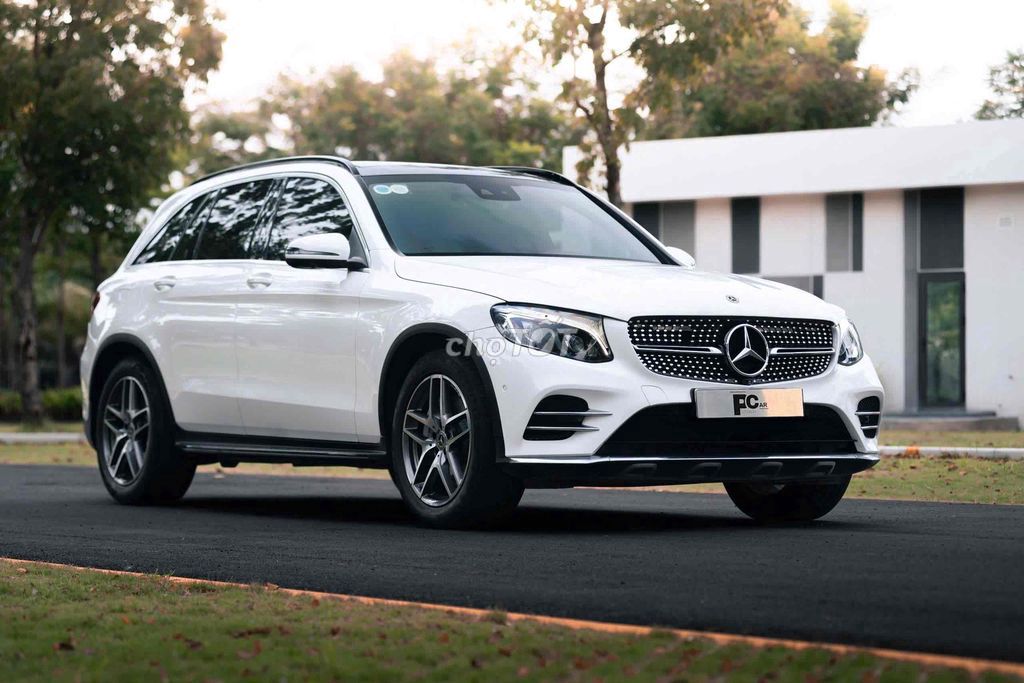 MERCEDES GLC300 4MATIC 2018. Mua bán Ô tô tại Quận 7 Tp Hồ Chí Minh được đăng bởi Tiền Bùi LONGANH  hình 2