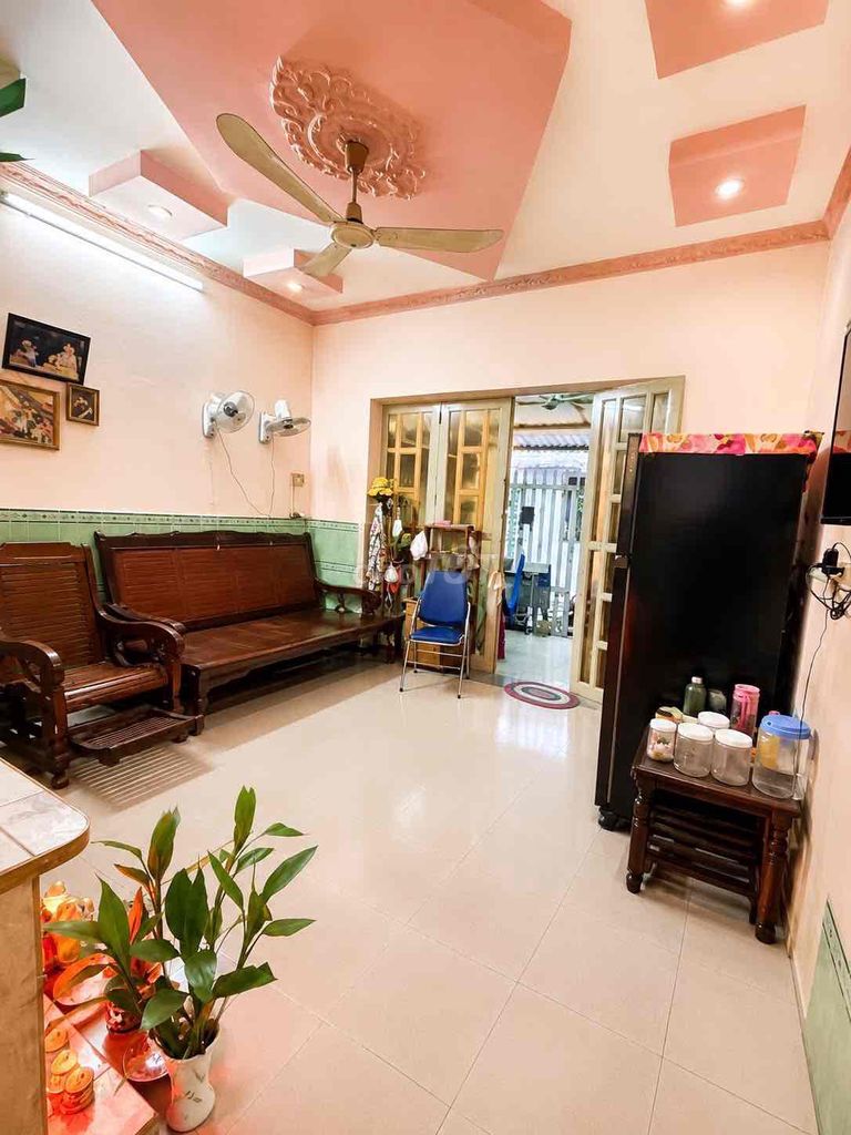 Hàng Đầu Tư! Nhà 60m2 + 2 Tầng Gần Chợ Nhỏ Lã Xuân Oai