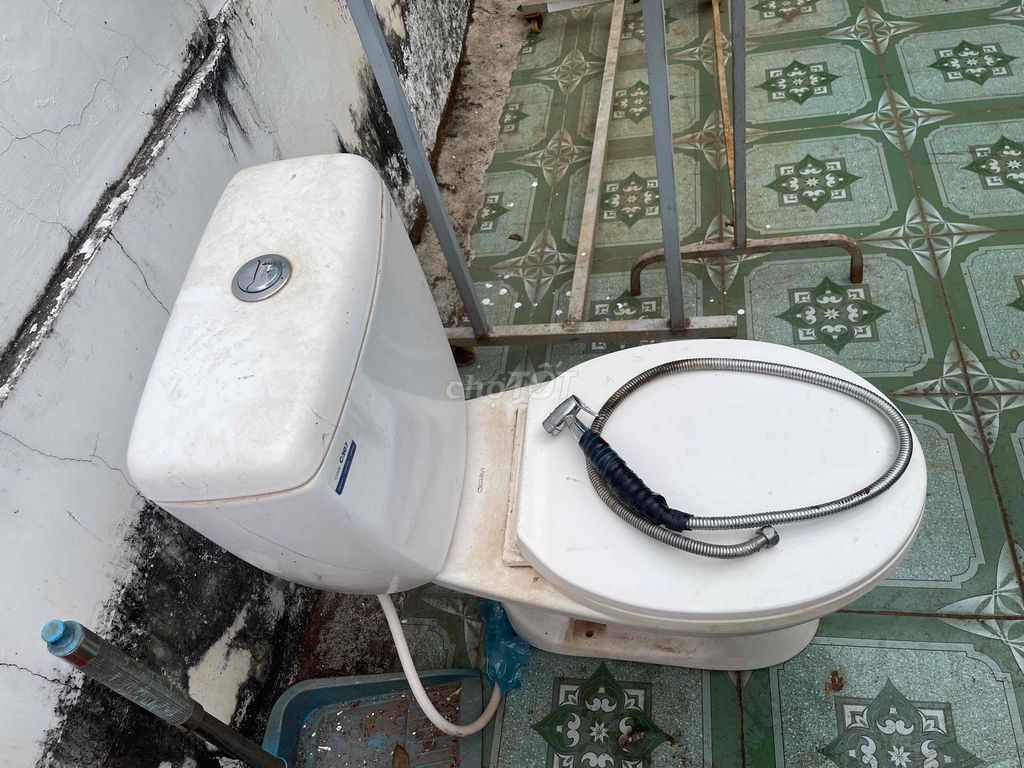 Bồn cầu Ceravi C307 Trắng Sứ. Mua bán Thiết bị vệ sinh, nhà tắm tại Thành phố Buôn Ma Thuột Đắk Lắk được đăng bởi Bông hình 1