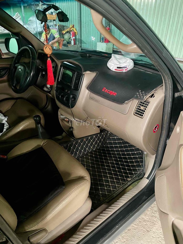Ford Escape 2.0 MT - Odo 159.000km. Mua bán Ô tô tại Huyện Đức Hòa Long An được đăng bởi Lê Hoàng Scales hình 3