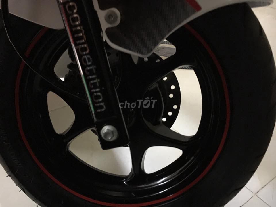 0908105601 - Honda PS 150i nhập thùng Ý màu Trắng sport xe Vip