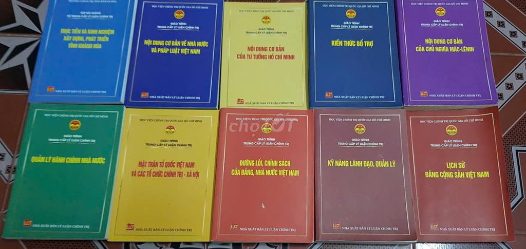 Sách Giáo trình Trung cấp Lý luận Chính trị . Mua bán Sách tại Thành phố Nha Trang Khánh Hòa được đăng bởi duy nguyễn hình 1