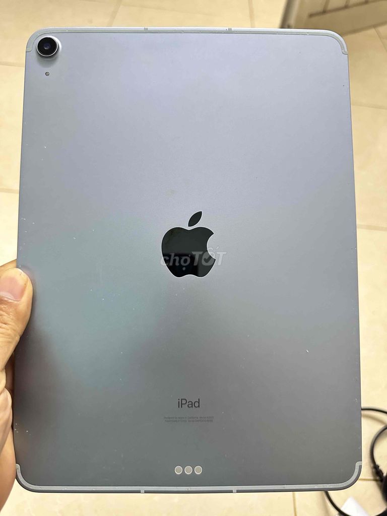 Cẩn Bán  Apple iPad Air 4 64g 5G pin 98 Like New. Mua bán Máy tính bảng tại Thành phố Buôn Ma Thuột Đắk Lắk được đăng bởi Hoàng Thế Vinh hình 1