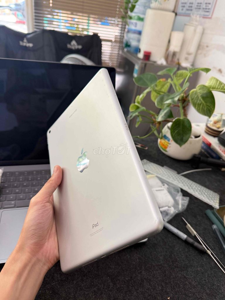 Apple iPad Gen 9 Wifi 64GB Bạc. Mua bán Máy tính bảng tại Quận Bình Thạnh Tp Hồ Chí Minh được đăng bởi Táo Care  hình 1