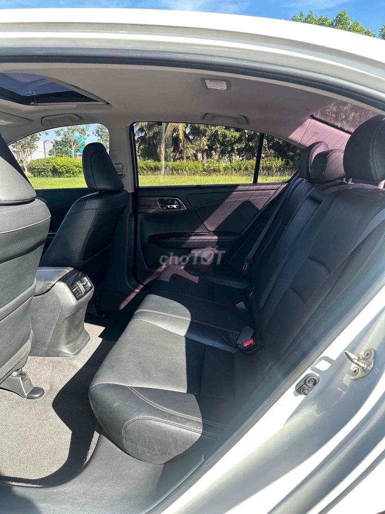 Honda Accord 2017 2.4 AT. Mua bán Ô tô tại Quận Cẩm Lệ Đà Nẵng được đăng bởi Nguyễn Duy hình 17