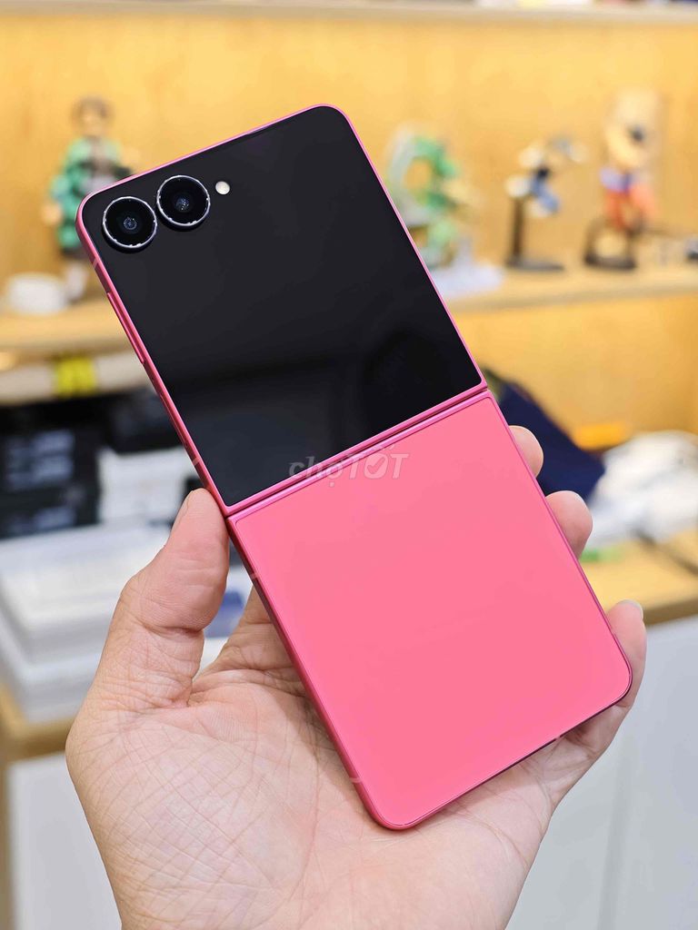 Samsung Z Flip 7 256GB Hồng 2 Sim. Mua bán Điện thoại tại Quận 10 Tp Hồ Chí Minh được đăng bởi Khánh Trần hình 1