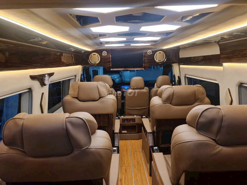 Ford Transit 2022 Limousine - 30000 km. Mua bán Ô tô tại Quận Cẩm Lệ Đà Nẵng được đăng bởi Nguyễn Trường Sơn hình 4