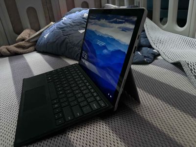 Thanh lý surface pro 7core i5 giá 12 triệu(mới 26). Mua bán Laptop tại Quận Sơn Trà Đà Nẵng được đăng bởi Anh That