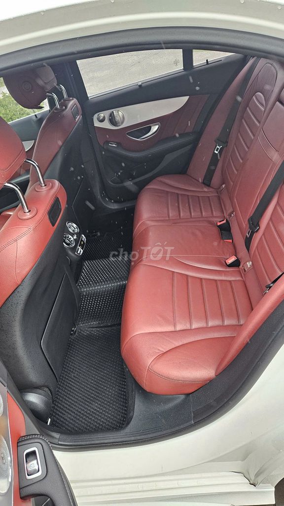 Mercedes-Benz C300 Trắng 2017. Mua bán Ô tô tại Quận Hà Đông Hà Nội được đăng bởi Lê Tấn hình 6
