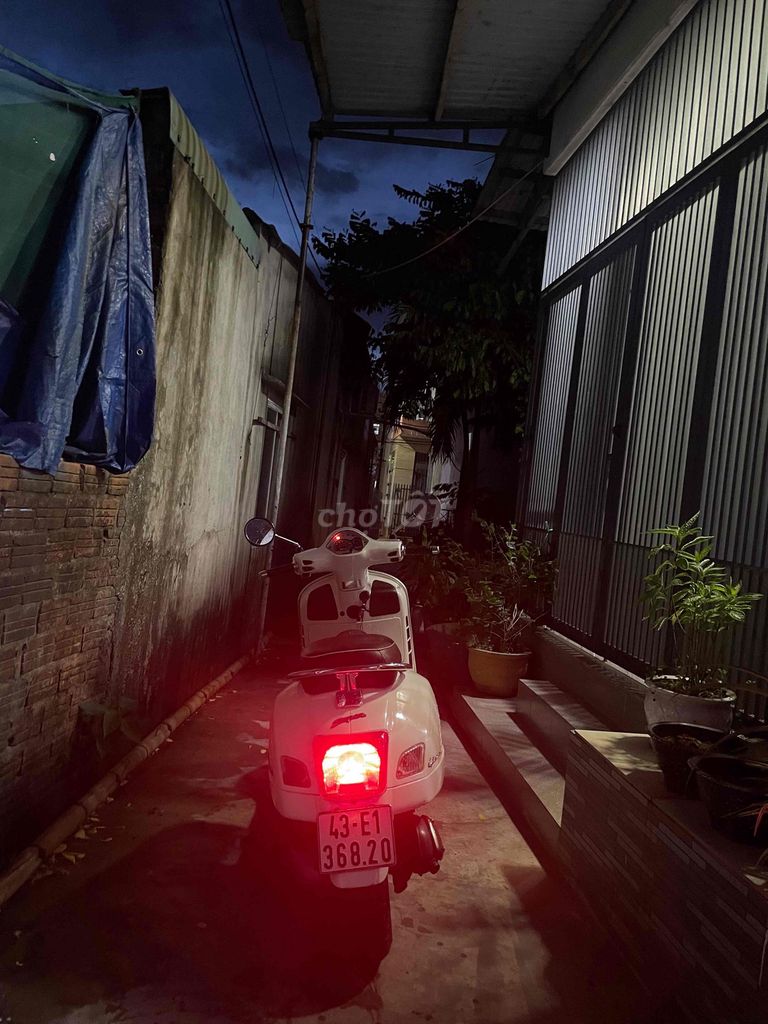 Piaggio Vespa GTS Super Trắng Đã sử dụng. Mua bán Xe máy tại Quận Sơn Trà Đà Nẵng được đăng bởi Duong hình 4