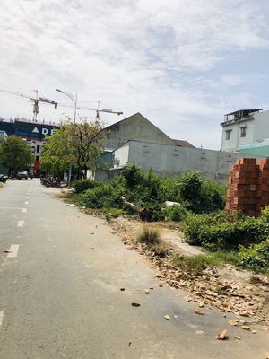 CHO THUÊ ĐẤT ĐỐI DIỆN CỔNG SAU VINHOME GRAND PARK QUẬN 9