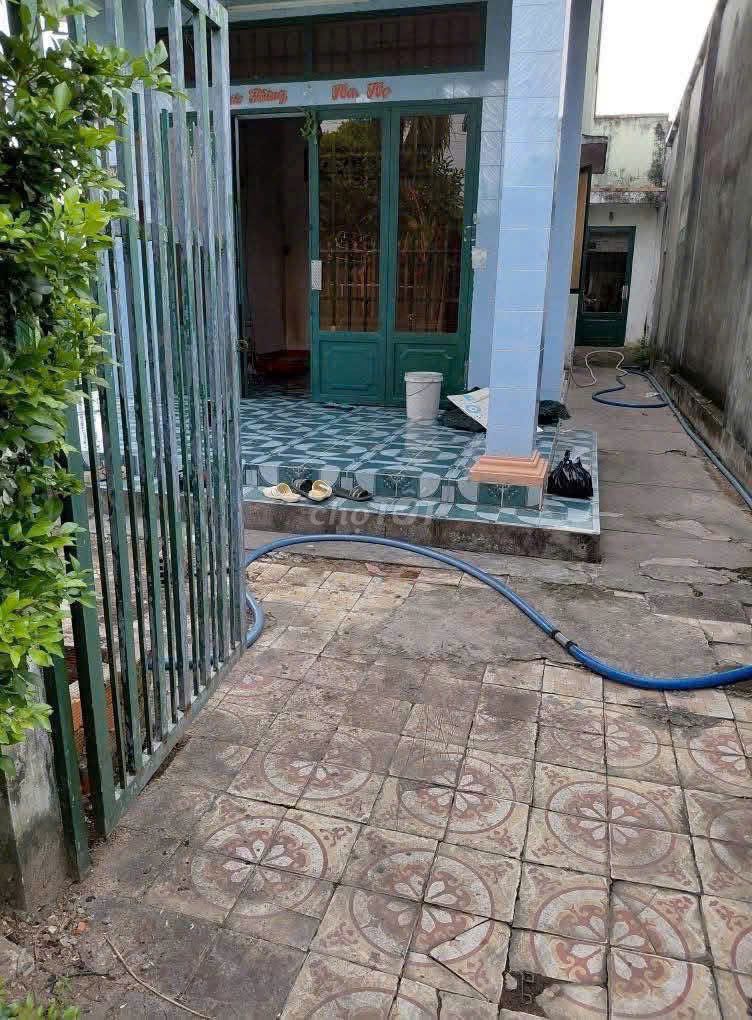 BÁN ĐẤT TẶNG NHÀ CẤP 4, XÃ TÂN PHÚ TRUNG, 120M2, SHR, 850TR