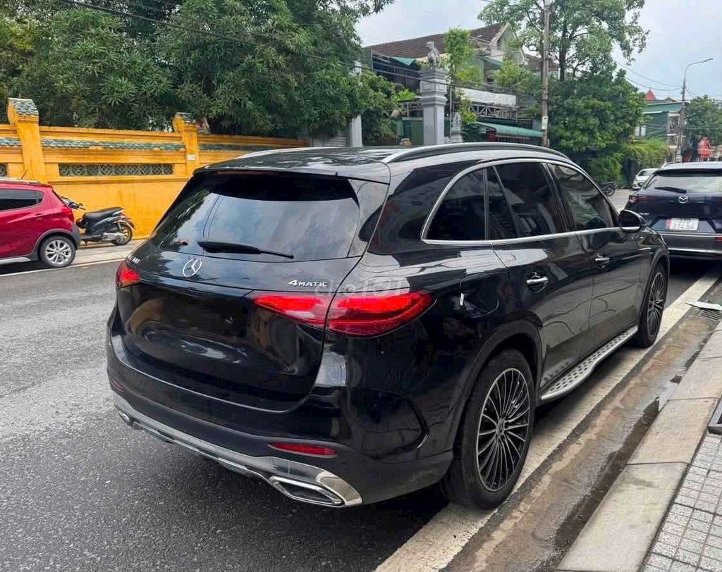 Мерседес-Бенц GLC 300 4MATIC 2025 Черный автомат