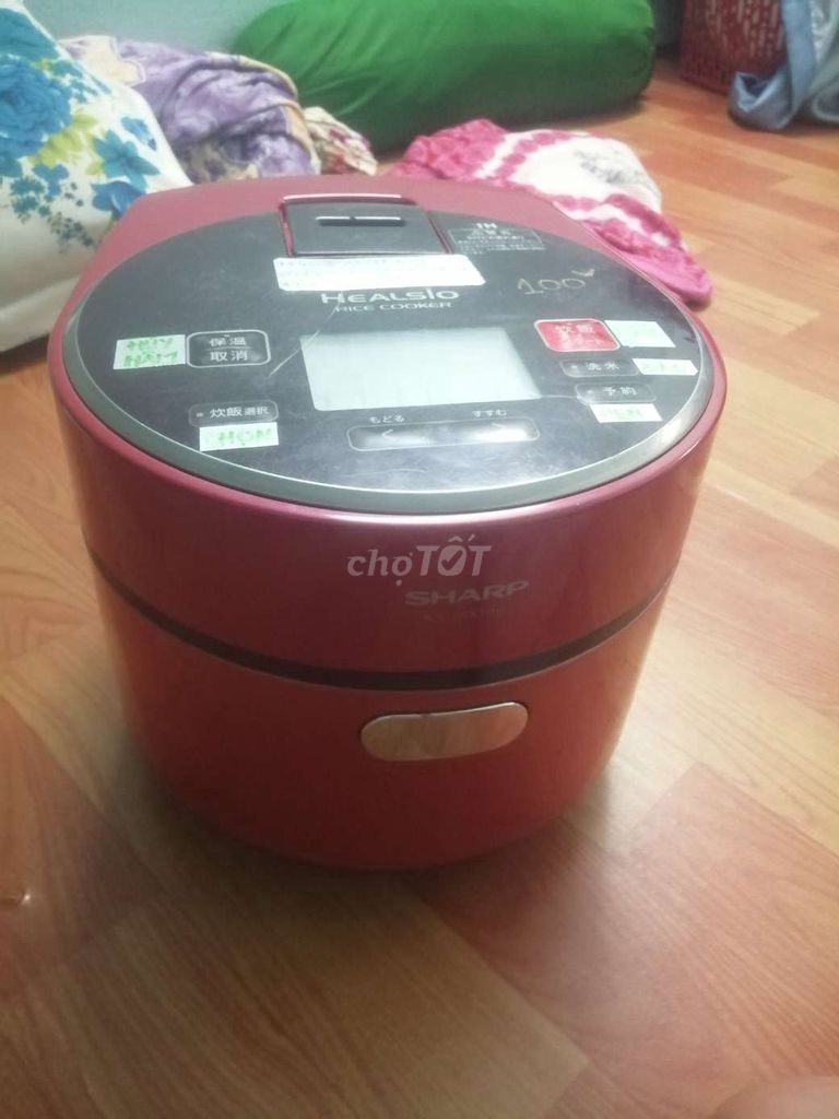 Nồi cơm điện Sharp Healsio đỏ kim loại. Mua bán Bếp, lò, đồ điện nhà bếp tại Quận 7 Tp Hồ Chí Minh được đăng bởi nguyênthom hình 1