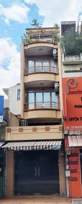 Аренда · 2 комн. · 45 м² · Quận 10, ул. Đường Nguyễn Tiểu La