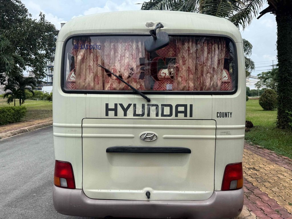 Hyundai County 2009 photo 2