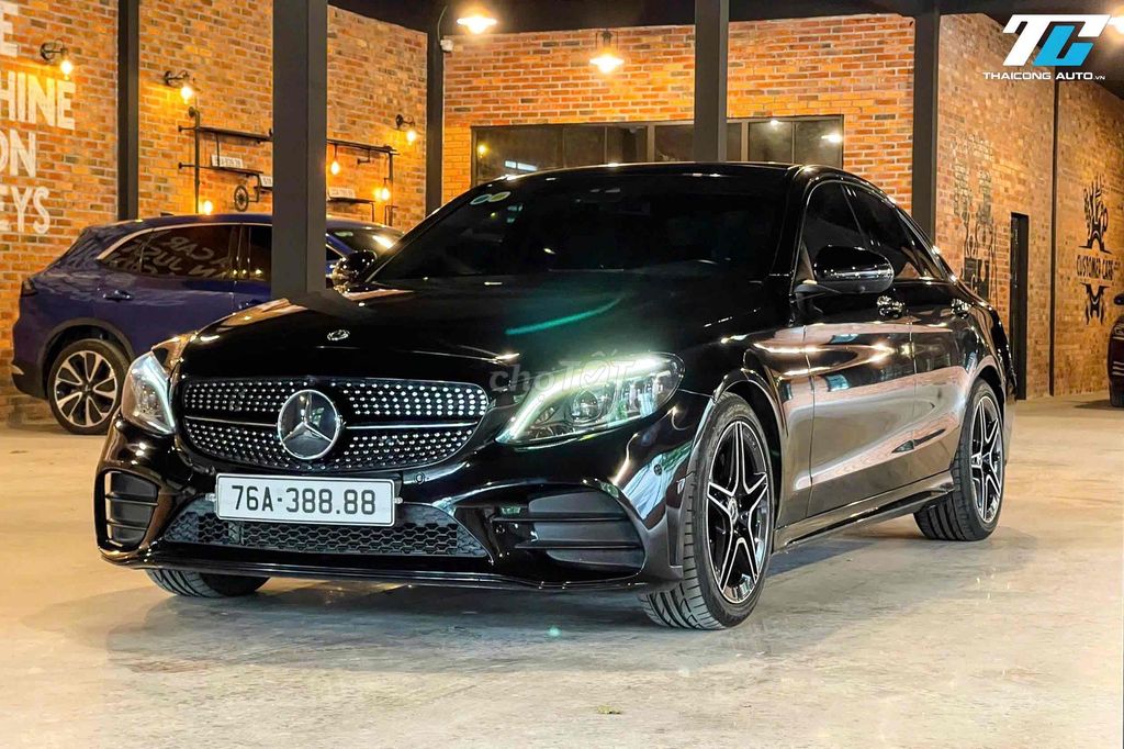 Mercedes C300 AMG đen nt đen sx2021 đi 38k km. Mua bán Ô tô tại Quận Gò Vấp Tp Hồ Chí Minh được đăng bởi Kính Đặng Ô Tô Lướt hình 1