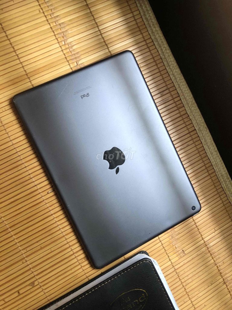 Apple iPad Gen 9 64GB Xám Đã qua sử dụng. Mua bán Máy tính bảng tại Thành phố Hải Dương Hải Dương được đăng bởi Viet Le Tran hình 1