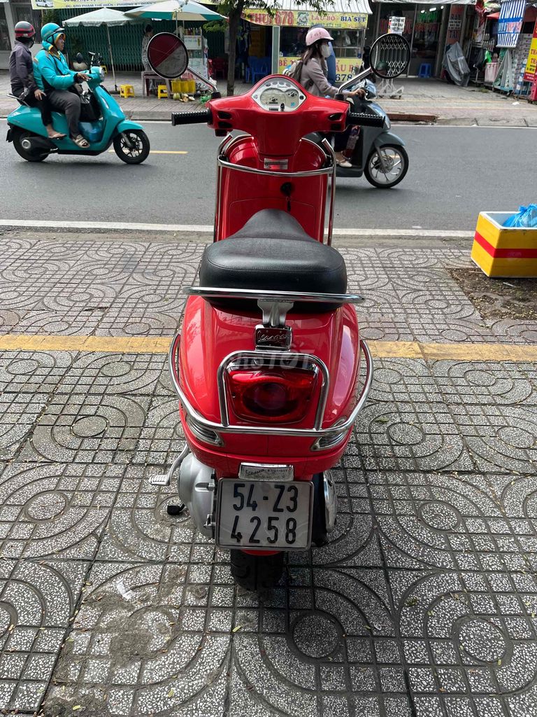 Vespa 2009 Bstp đầu nồi zin.Xe khá đẹp. Mua bán Xe máy tại Quận 8 Tp Hồ Chí Minh được đăng bởi Trần Nam hình 2