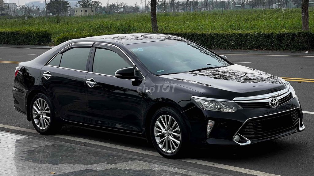 Toyota Camry sản xuất 2018 2.5Q