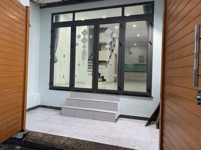Cho thuê nhà nguyên căn 1 trệt, 1 lầu , 2 phòng ngủ, 2 nhà vệ sinh